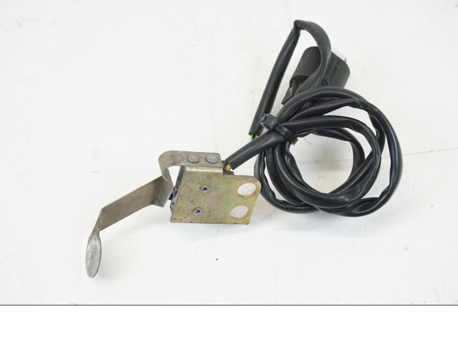 Höger sida på Bromsljuskontakt från en BMW K 1200 LT -2004 motorcykel.