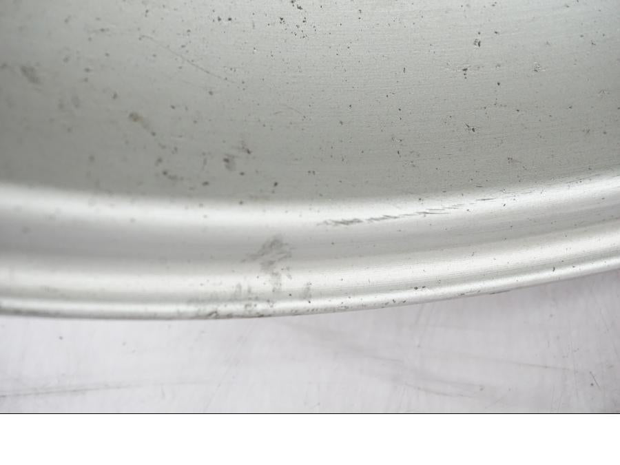 Extrabild4 på Fälg från en Honda NT 650 V -2002 motorcykel.