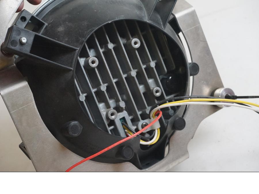 Snett uppifrån på Strålkastare från en Indian Chieftain Dark Horse -2019 motorcykel.