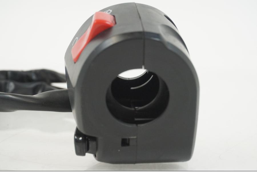 Höger sida på Styrelreglage från en Kawasaki ER-6F -2016 motorcykel.