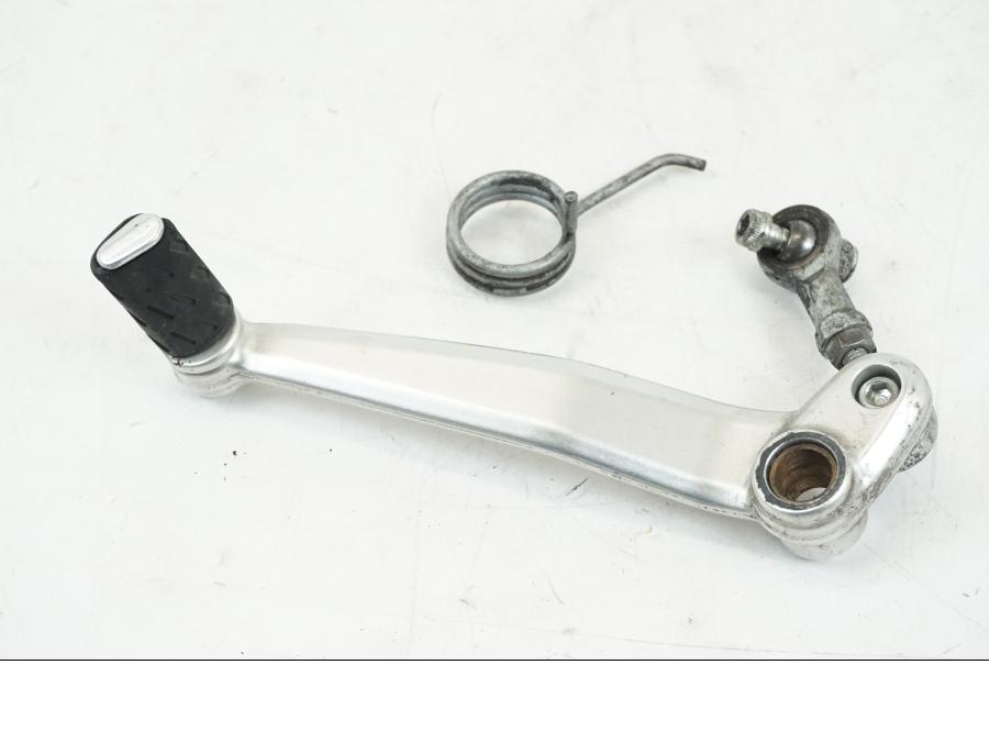 Framsidan på Bromspedal från en Ducati Hyperstrada -2013 motorcykel.