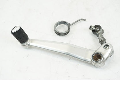 Framsidan på Bromspedal från en Ducati Hyperstrada -2013 motorcykel.