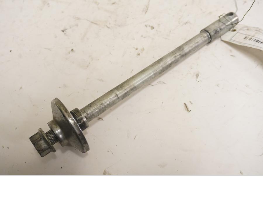 Framsidan på Axel från en Kawasaki VN 1500 -1995 motorcykel.