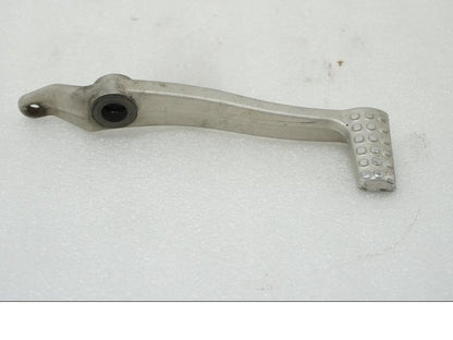 Framsidan på Bromspedal från en Buell XB9S -2003 motorcykel.