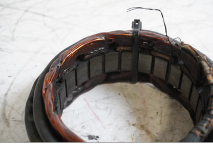 Baksidan på Generator från en Yamaha XJ 900 -1983 motorcykel.