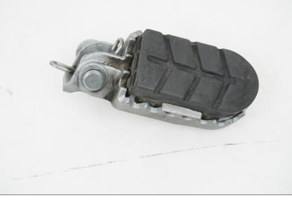 Baksidan på Fotpinne från en KTM 1290 Super Adventure S -2022 motorcykel.