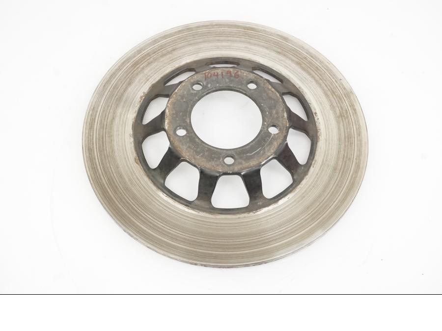 Baksidan på Bromsskiva från en Honda CB 650 -1982 motorcykel.