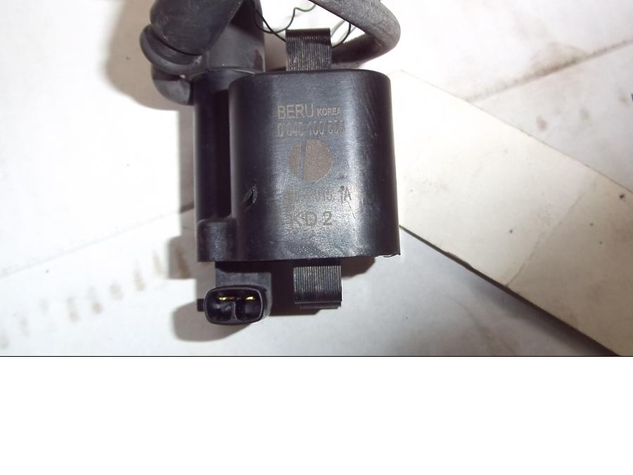 Höger sida på Tändspole från en Ducati Monster 1100 EVO ABS -2012 motorcykel.