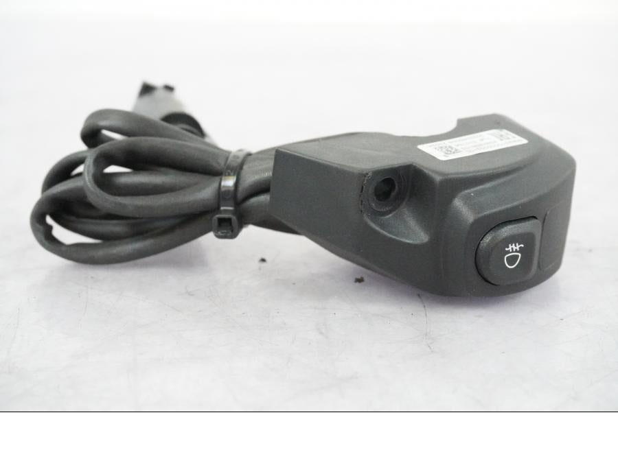 Höger sida på Styrelreglage från en BMW R 1250 GSA -2021 motorcykel.