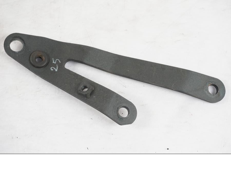 Höger sida på Motorfäste från en Kawasaki Z 900 -2019 motorcykel.