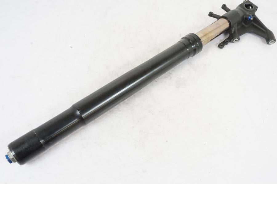 Framsidan på Gaffelben från en Suzuki GSX-R 750 -2007 motorcykel.