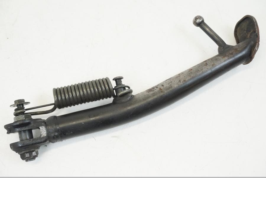 Vänster sida på Sidostöd från en Honda CB 750 -2002 motorcykel.