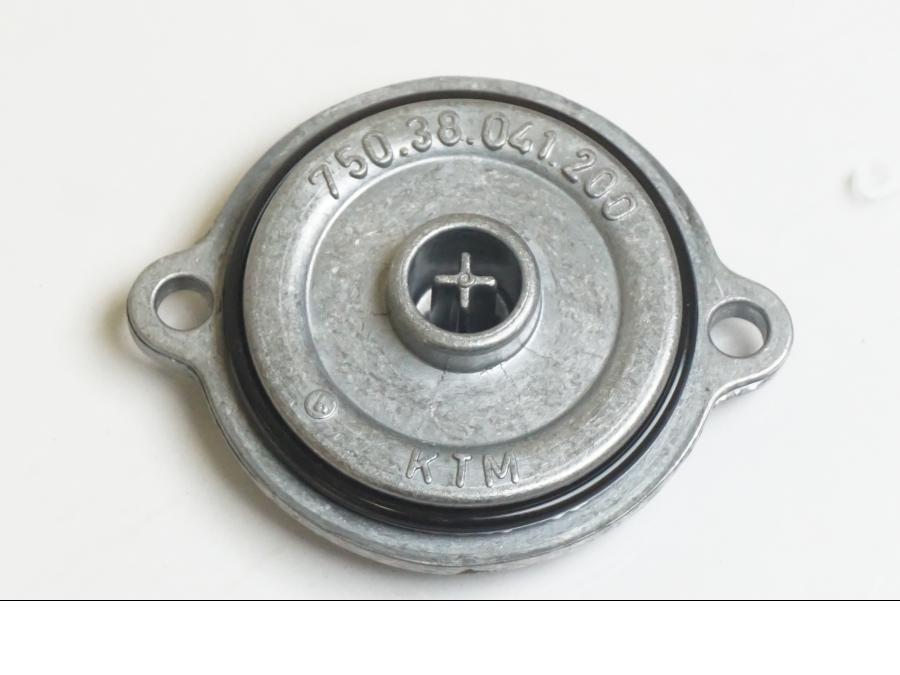 Baksidan på Oljefilter från en KTM 1190 Adventure -2015 motorcykel.