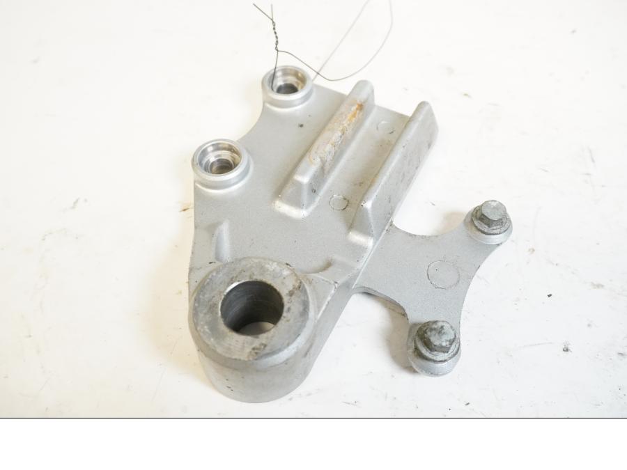 Framsidan på Bromsoksfäste från en Kawasaki KLE 500 -2001 motorcykel.