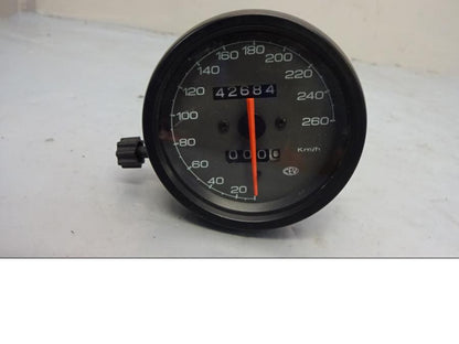 Framsidan på Hastighetsmätare från en Ducati ST2 -2001 motorcykel.