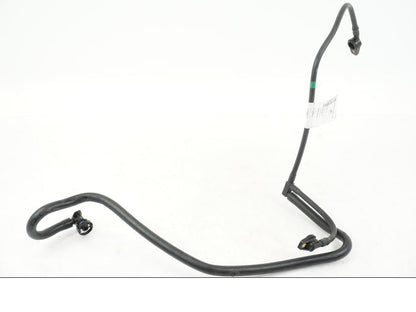 Framsidan på Bensinledning från en Ducati Hyperstrada -2013 motorcykel.