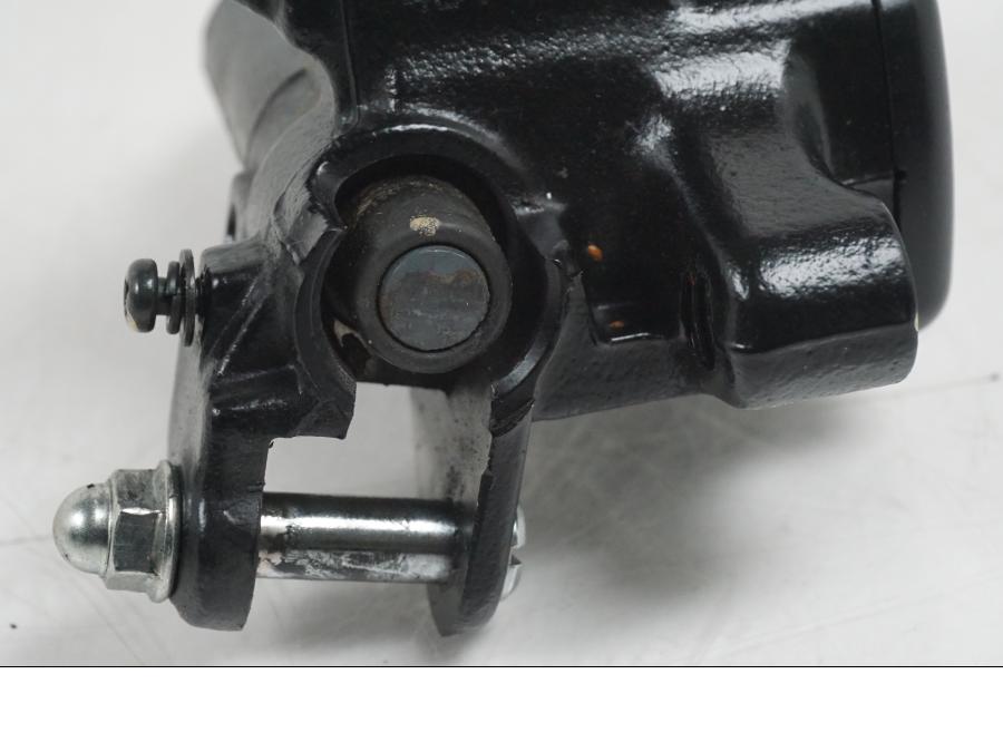 Vänster sida på Bromshuvudcylinder från en Honda CB 650 F Hornet -2017 motorcykel.