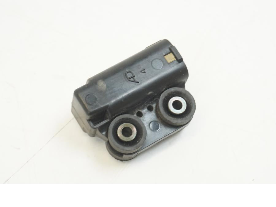 Baksidan på Tilt Sensor från en Yamaha YZF 1000 R1 -2004 motorcykel.