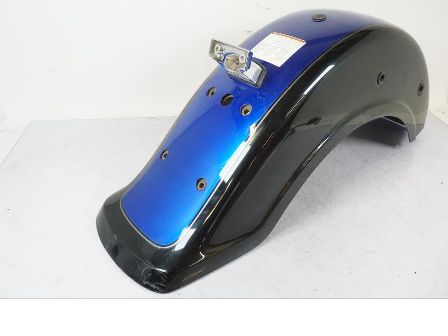 Framsidan på Bakskärm från en Suzuki VL 800 -2002 motorcykel.