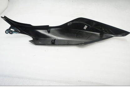 Höger sida på Bakvinge från en Kawasaki Z 400 -2020 motorcykel.