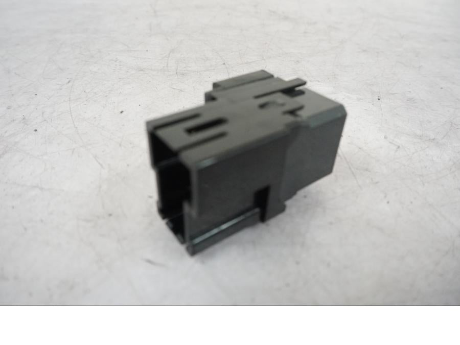 Baksidan på Relä från en Yamaha MT 125 -2017 motorcykel.