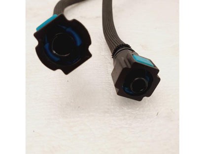 Höger sida på Bensinledning från en H-D V-Rod 1130 -2005 motorcykel.