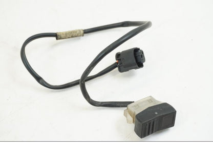 Framsidan på Varningsblinkersbrytare/kontakt från en BMW F 650 CS -2003 motorcykel.