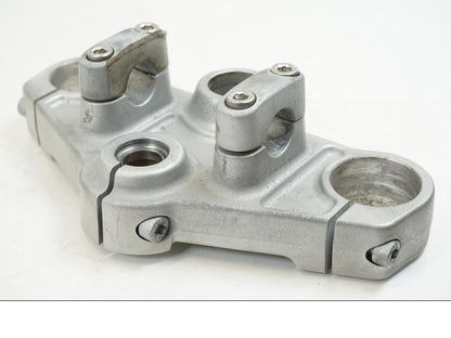 Baksidan på Gaffelkrona från en BMW F 650 CS -2003 motorcykel.