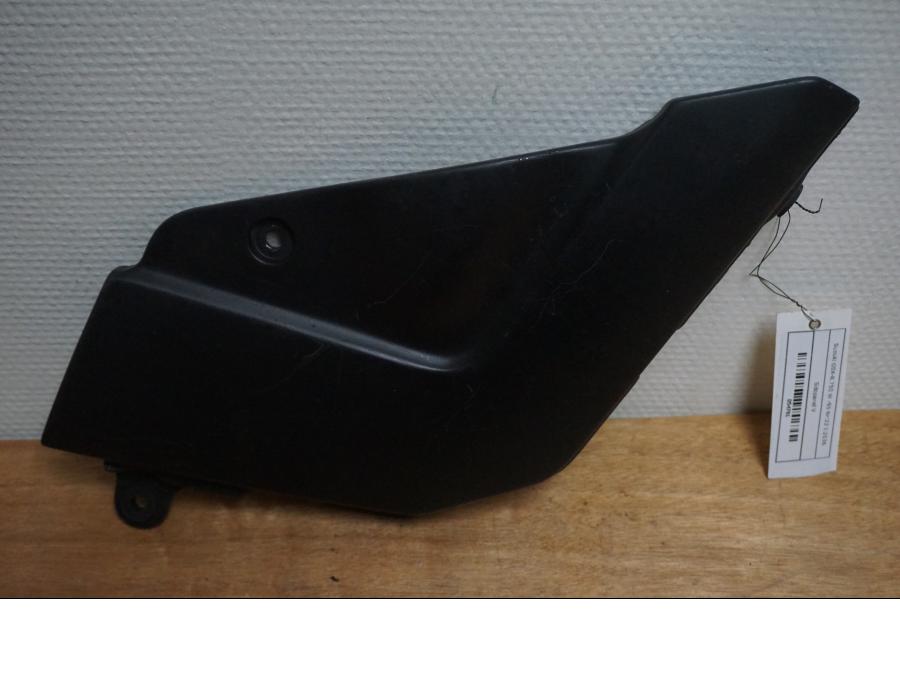 Framsidan på Sidopanel från en Suzuki GSX-R 750 -1995 motorcykel.