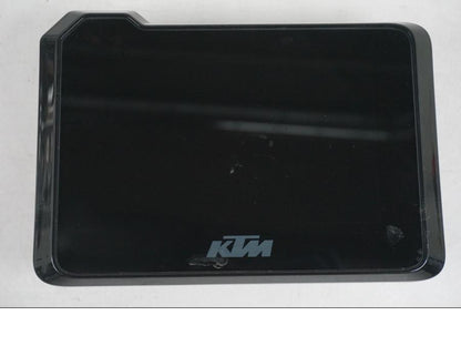 Framsidan på Instrumentpanel från en KTM 1290 Super Duke R -2022 motorcykel.
