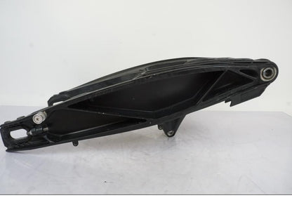 Vänster sida på Sving från en KTM 790 Duke -2019 motorcykel.