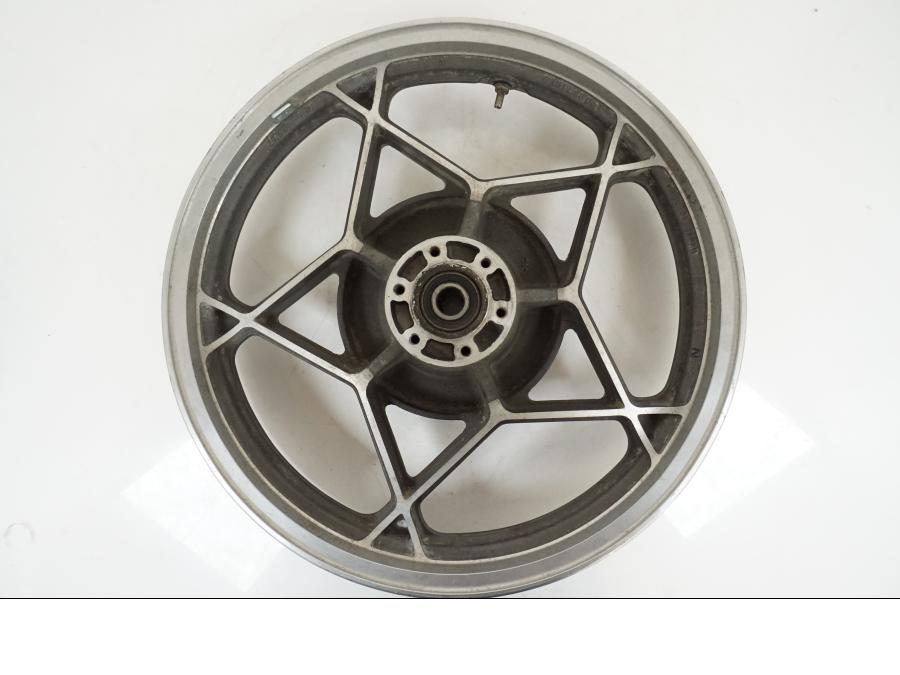 Snett uppifrån på Fälg från en Suzuki GS 1000 -1978 motorcykel.