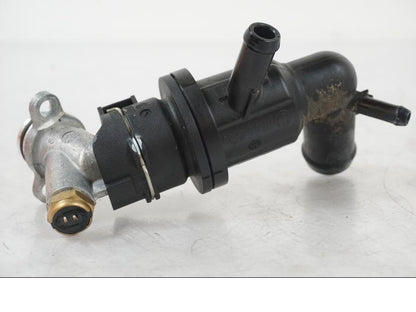 Framsidan på Vattentermostathus från en BMW R 1250 GS -2021 motorcykel.