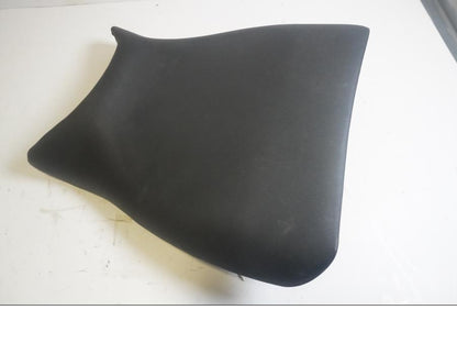 Baksidan på Sadel från en Kawasaki ZXR 750 -1993 motorcykel.