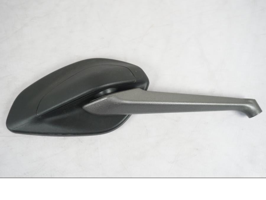 Höger sida på Backspegel från en Ducati Monster 1200 -2014 motorcykel.