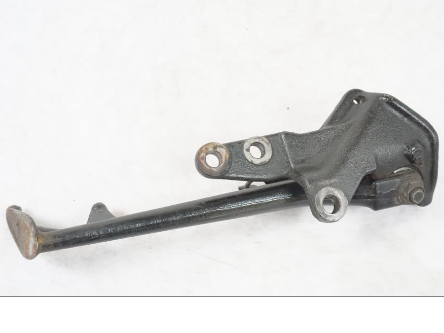 Snett uppifrån på Sidostöd från en Honda CBR 1000 F -1999 motorcykel.