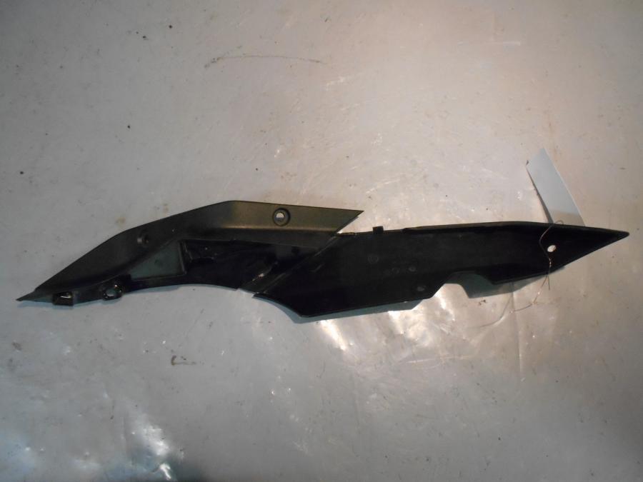 Baksidan på Bakvinge från en BMW R 1200 RS -2016 motorcykel.