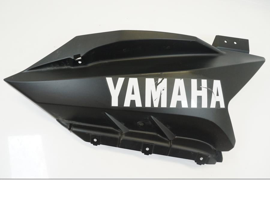 Framsidan på Sidkåpa från en Yamaha YZF-R 125 -2009 motorcykel.