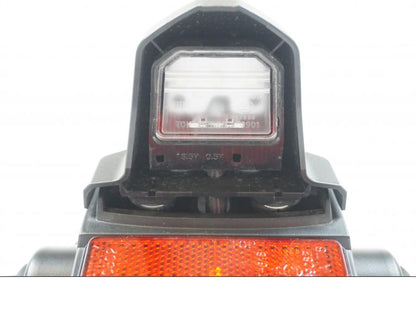 Snett nerifrån på Skylthållare från en Yamaha MT-09 -2016 motorcykel.