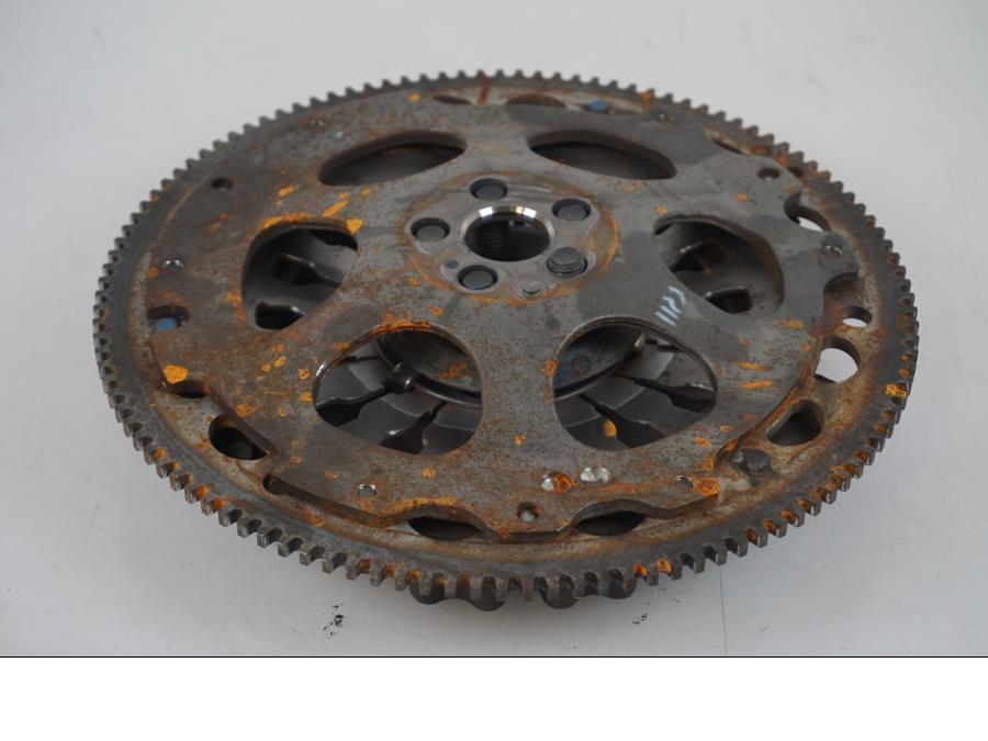 Baksidan på Lameller från en BMW R 1200 GS -2010 motorcykel.