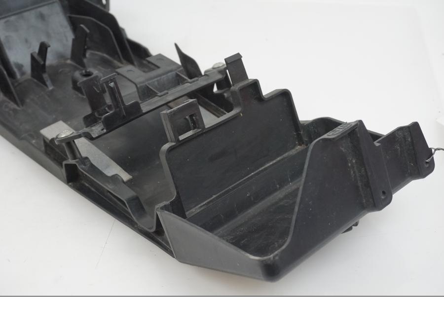 Baksidan på Undertail från en Suzuki GSX-R 750 -2009 motorcykel.