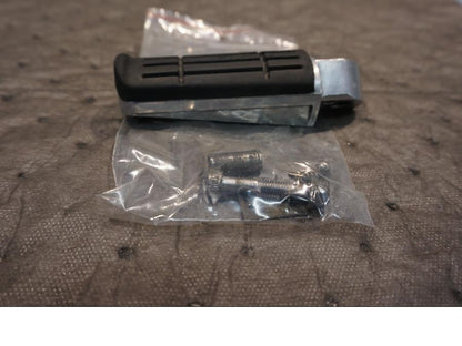 Framsidan på Fotpinne från en Yamaha FJR 1300 -2004 motorcykel.