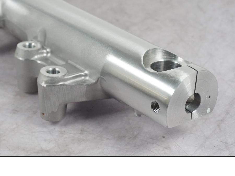 Baksidan på Gaffelben från en Kawasaki VN 1500 -1999 motorcykel.