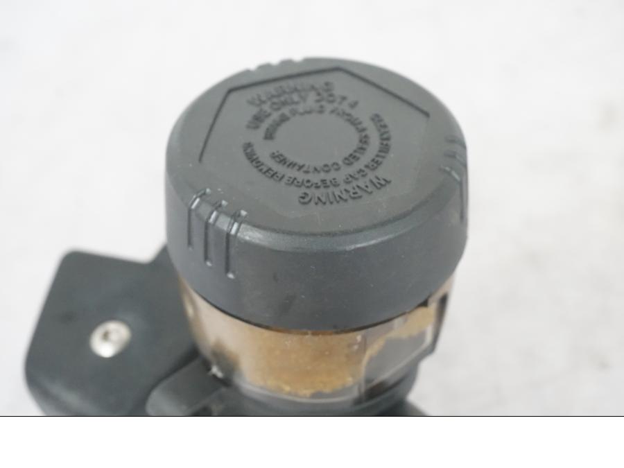 Baksidan på Bromshuvudcylinder från en BMW R 1200 GSA -2012 motorcykel.