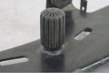 Snett uppifrån på Bensintankfäste från en Triumph Tiger Explorer -2013 motorcykel.