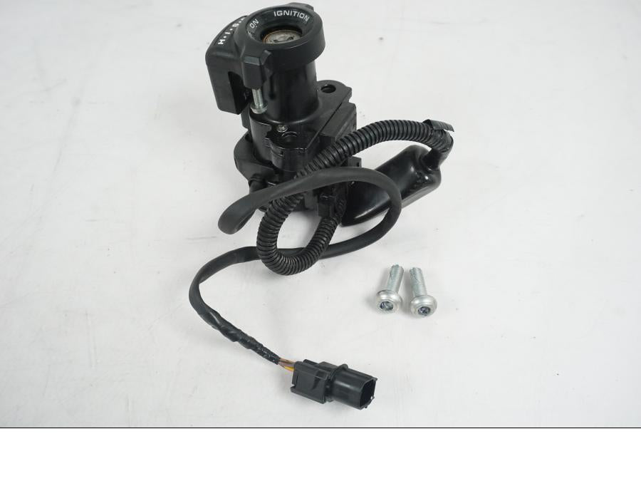 Extrabild4 på <p>Låssats från Honda CB 500 F 2013.</p>

<p>Tändningslås, antenn, tanklock, sadellås, CDI/ECU och 1st nyckel.</p> motorcykel.