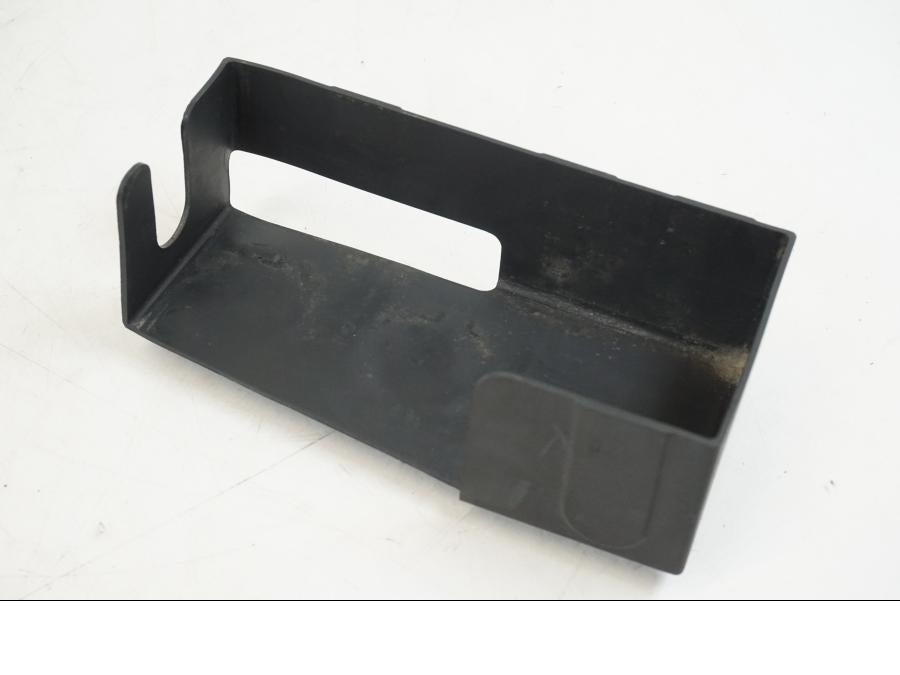 Baksidan på Batterikåpa från en Ducati Streetfighter S -2011 motorcykel.