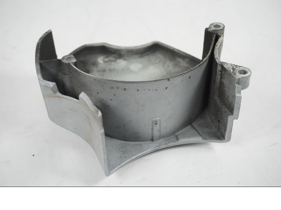 Snett nerifrån på Remskydd från en BMW F 650 CS -2002 motorcykel.