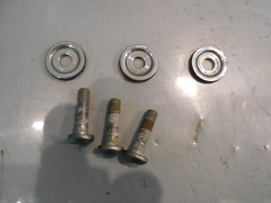 Baksidan på Fotpinnefäste från en Yamaha FZS 1000 -2002 motorcykel.