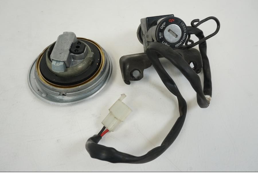 Extrabild1 på Låssats från en Honda CBR 125 R -2006 motorcykel.